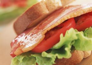 岡山県津山市で長年愛されるお弁当店「つるや」：仕出し弁当と惣菜の詳細ガイド